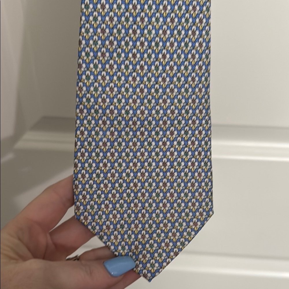 Elegant Blue and White Silk Geometric Tie - Picture 1 of 8
